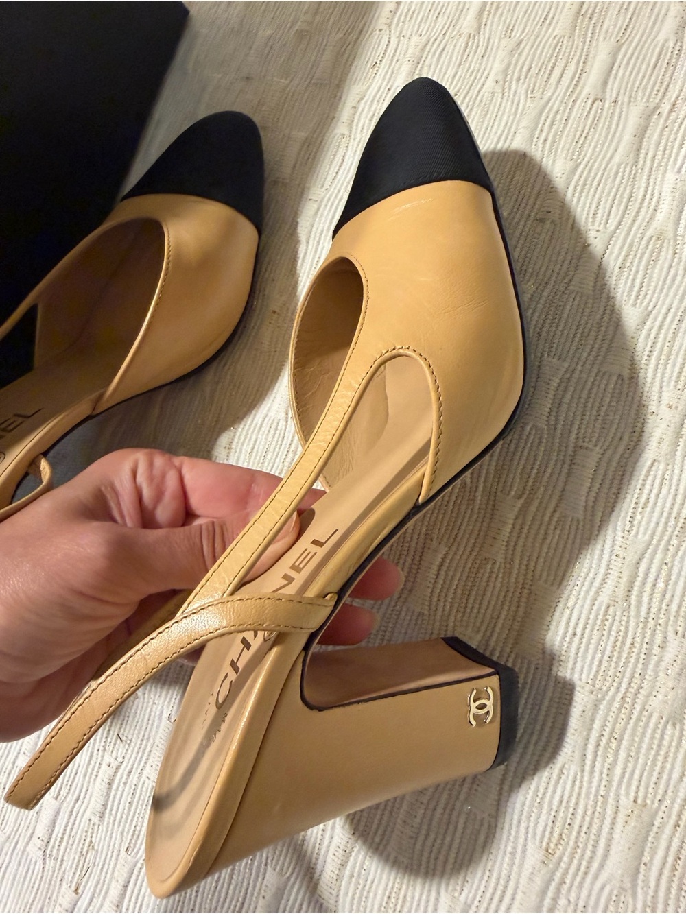 CHANEL Authentic Tan/Black Leather Slingback Block Heels Size 38 - Picture 5 of 13